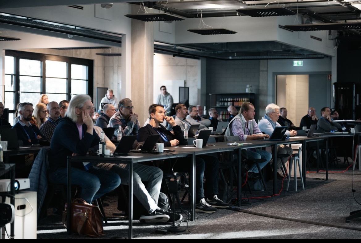 Workshop-Teilnehmer bei der Arbeit